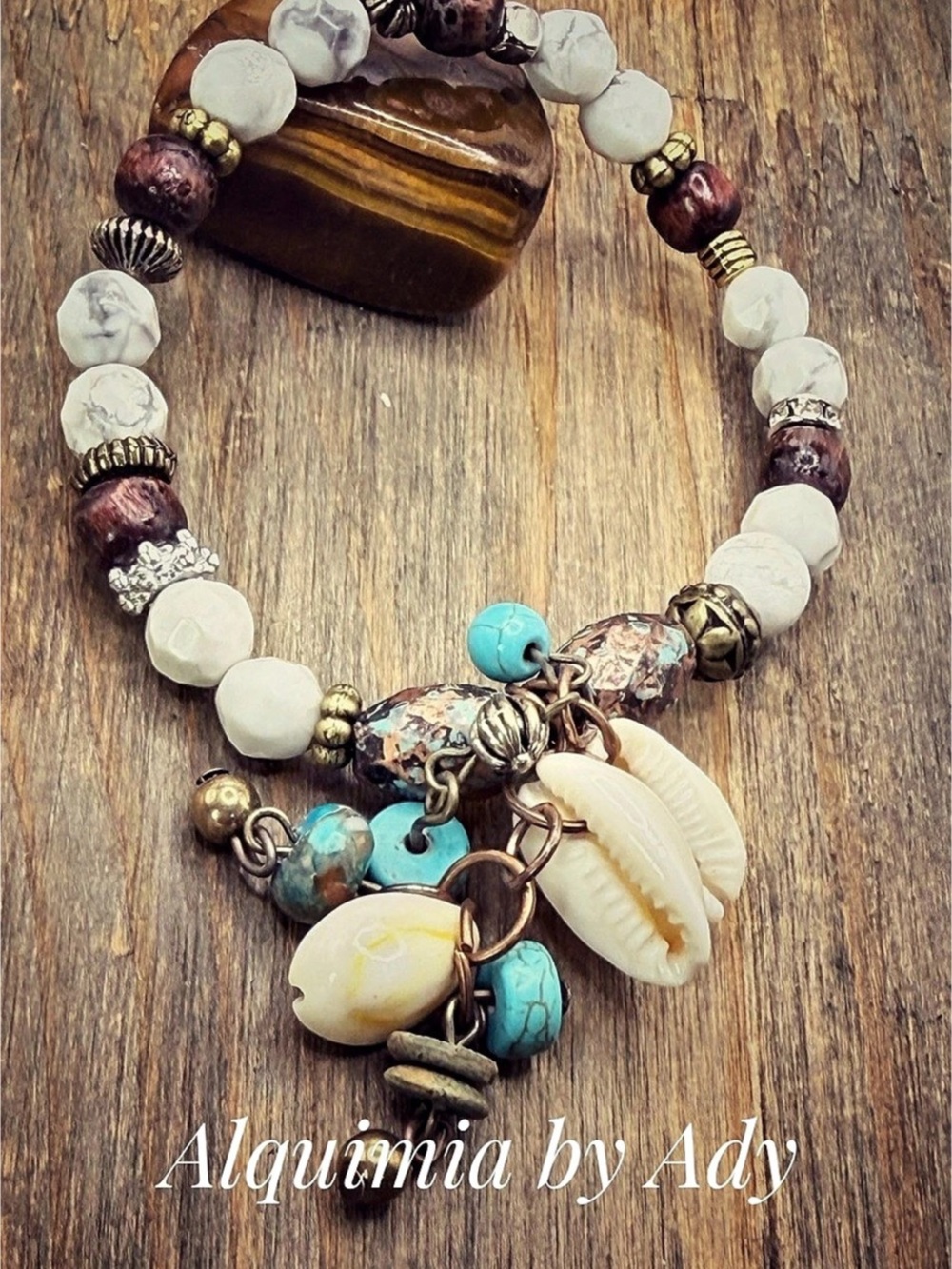 Alquimia by Ady Statement Beaded Charm bracelet in Brown & White